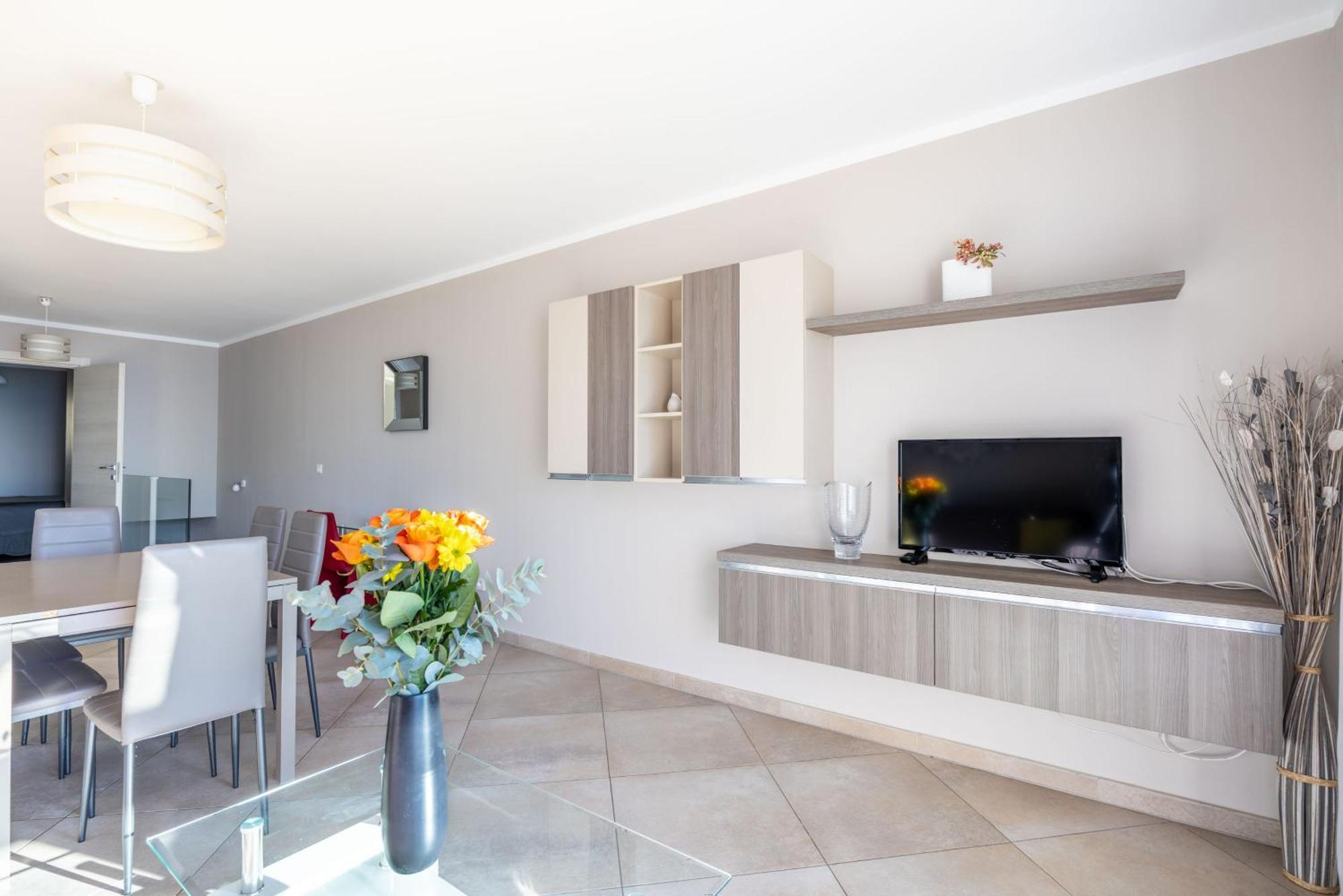 Le Midi 8 By Estates Cannes Exterior photo