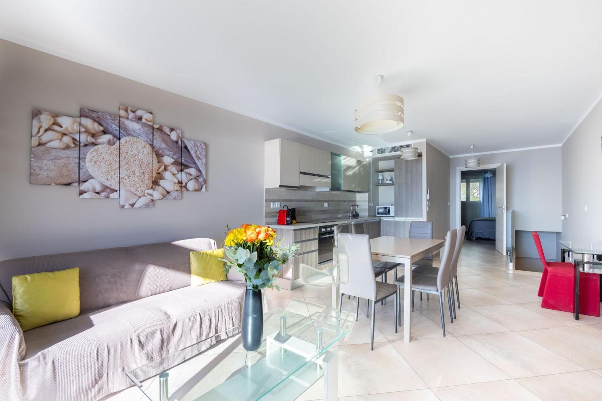 Le Midi 8 By Estates Cannes Exterior photo